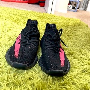!!FAKE!! Yeezy 350 Breds (Black and Red). Barely warn (didn’t fit). Good replica